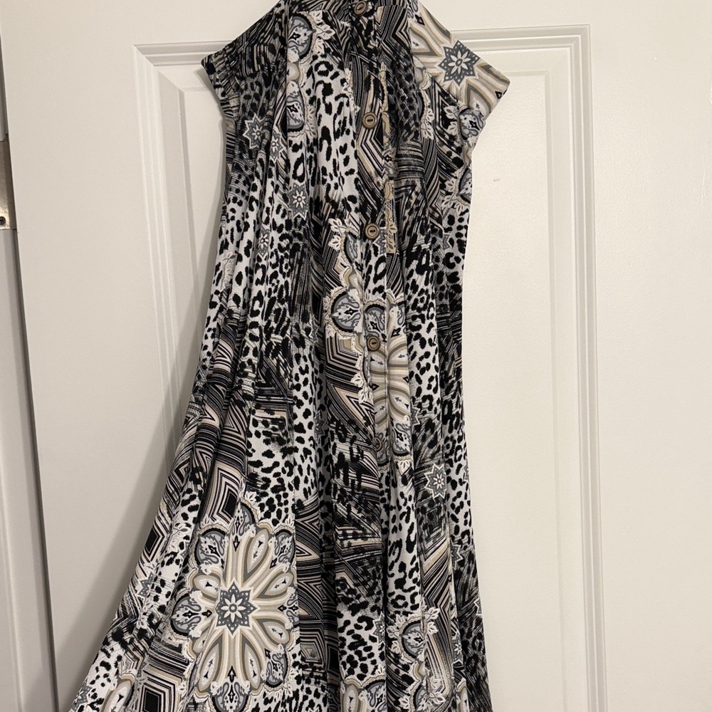 Elegant Black and White Patterned Dress